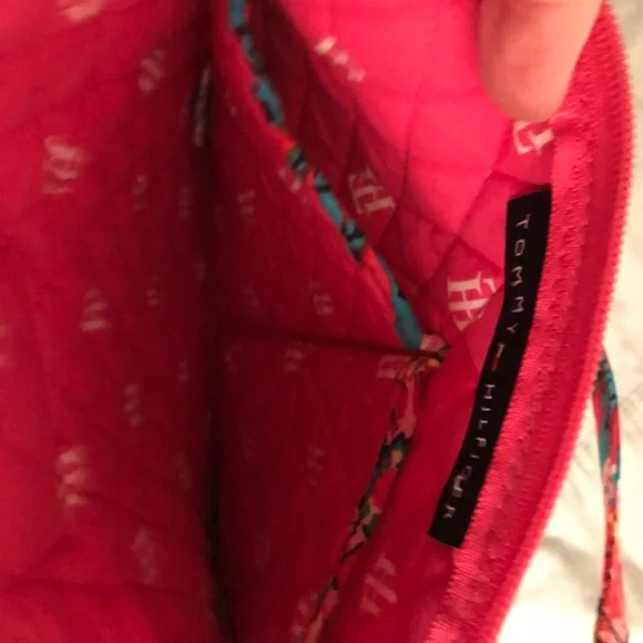 Tommy Hilfiger  red print shoulder bag purse - Picture 4 of 7